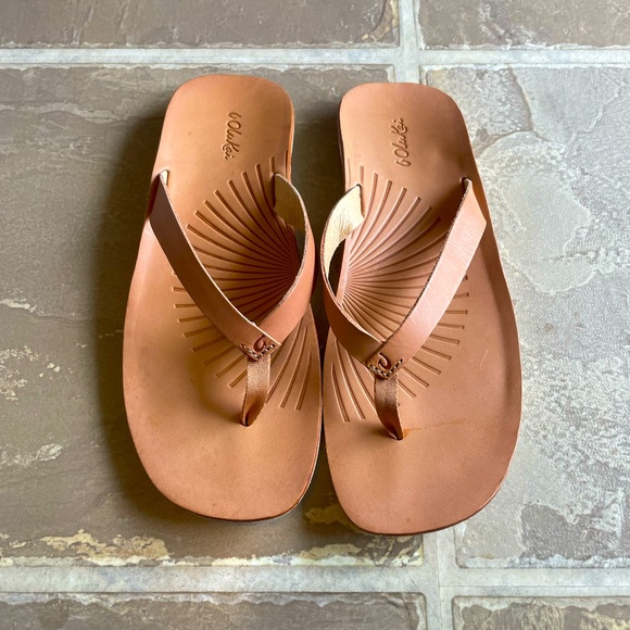 OluKai lwi thong , comfort, anatomical foot bed size 7. These are beautiful. - Picture 2 of 5